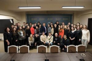 Zasidannya_Molodizhnoi_radi